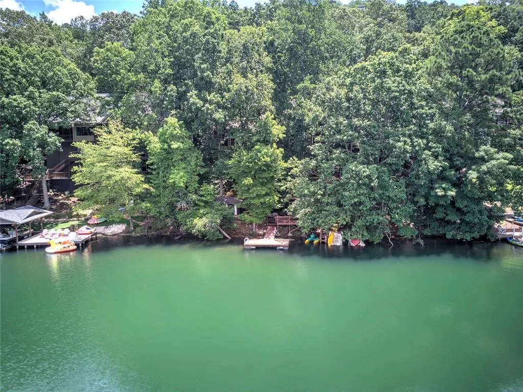 Waleska, Georgia 30183, United States, 3 Bedrooms Bedrooms, ,4 BathroomsBathrooms,Residential,Active,172326