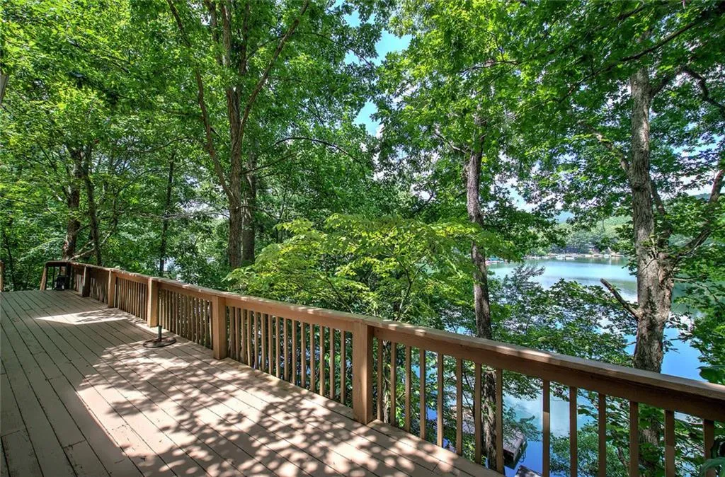 Waleska, Georgia 30183, United States, 3 Bedrooms Bedrooms, ,4 BathroomsBathrooms,Residential,Active,172326