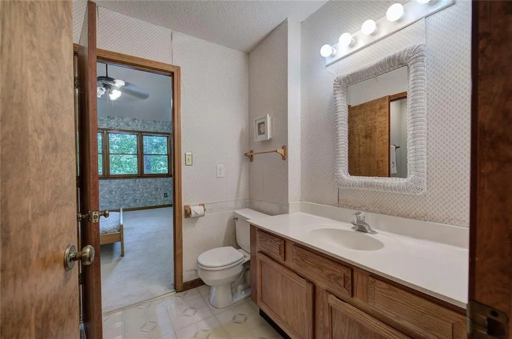 Waleska, Georgia 30183, United States, 3 Bedrooms Bedrooms, ,4 BathroomsBathrooms,Residential,Active,172326