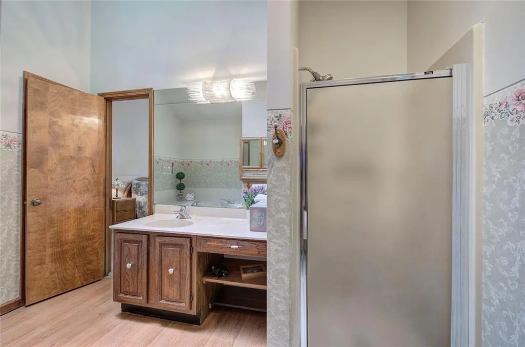 Waleska, Georgia 30183, United States, 3 Bedrooms Bedrooms, ,4 BathroomsBathrooms,Residential,Active,172326