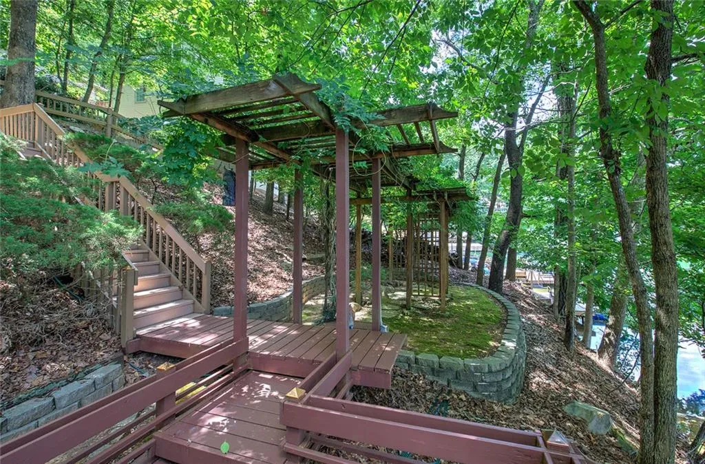 Waleska, Georgia 30183, United States, 3 Bedrooms Bedrooms, ,4 BathroomsBathrooms,Residential,Active,172326