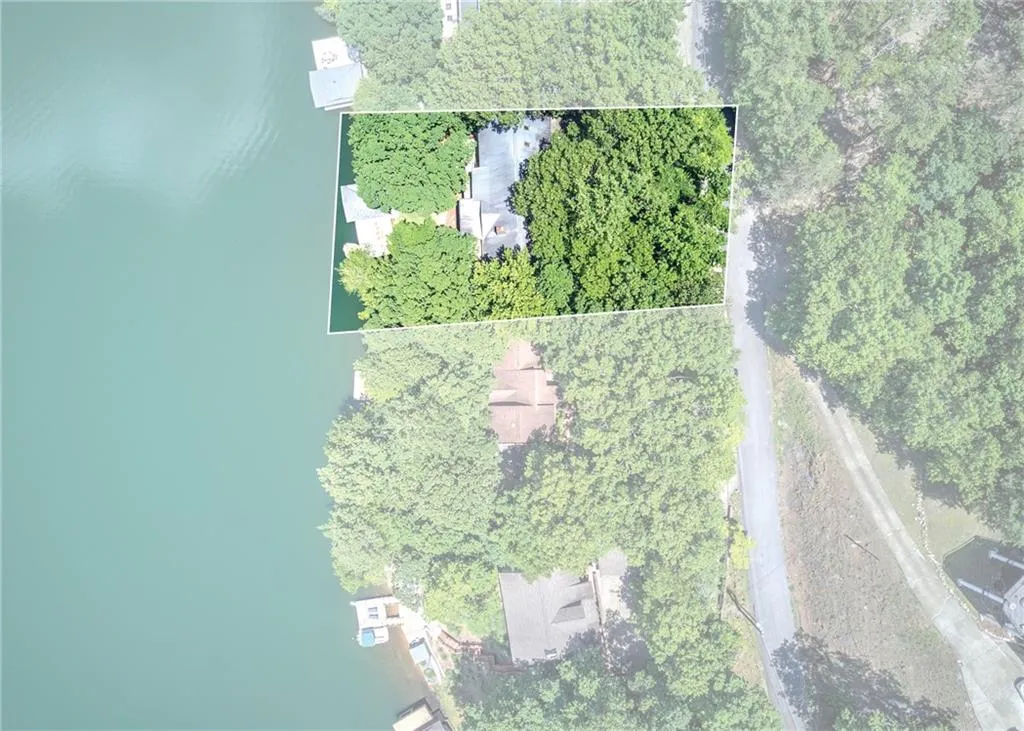 Waleska, Georgia 30183, United States, 3 Bedrooms Bedrooms, ,4 BathroomsBathrooms,Residential,Active,172326