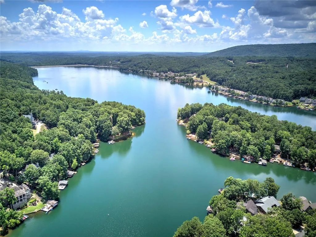 Waleska, Georgia 30183, United States, 3 Bedrooms Bedrooms, ,4 BathroomsBathrooms,Residential,Active,172326