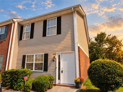 Townhouse For Sale - 28 Princeton Place Drive<br/> Adairsville, GA 30103
