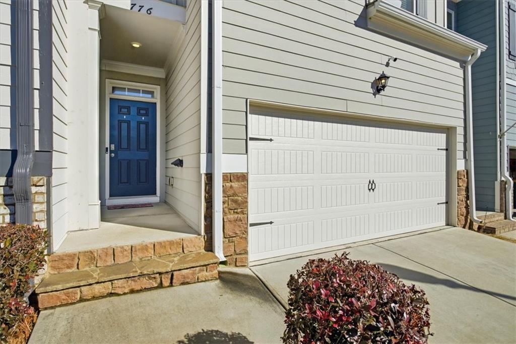 776 Woodstock Grove