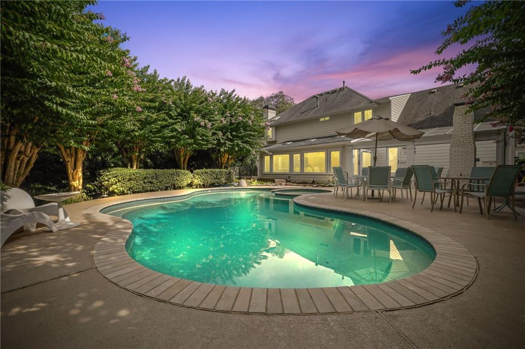 425 Red Jacket Way