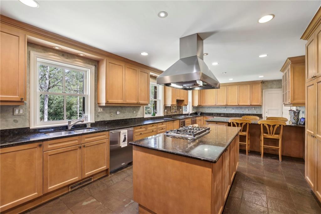 4195 Woodland Brook Drive, Atlanta, Georgia image 5