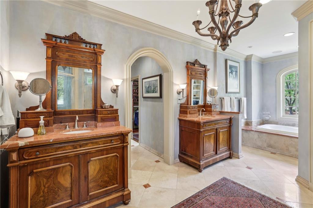 4195 Woodland Brook Drive, Atlanta, Georgia image 13
