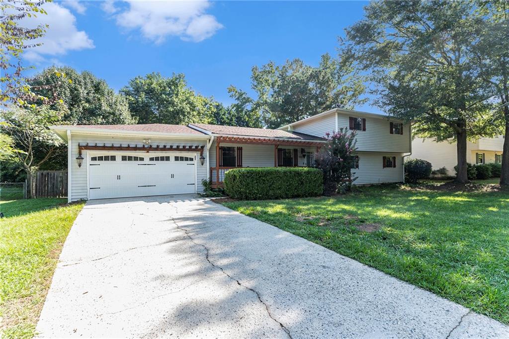 1608 Drakes Drive