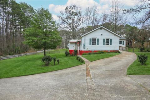 Homes For Sale - 1105 Lakeshore Drive<br/> Jonesboro, GA 30236