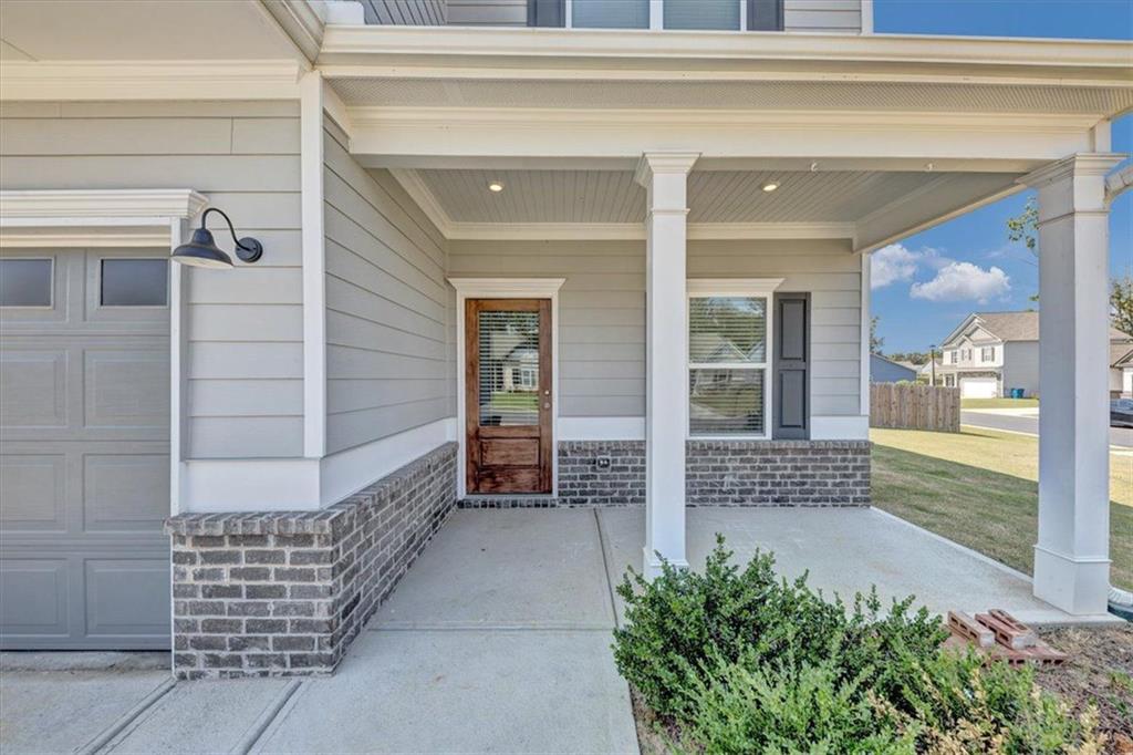 109 ROYAL OAK Drive NE