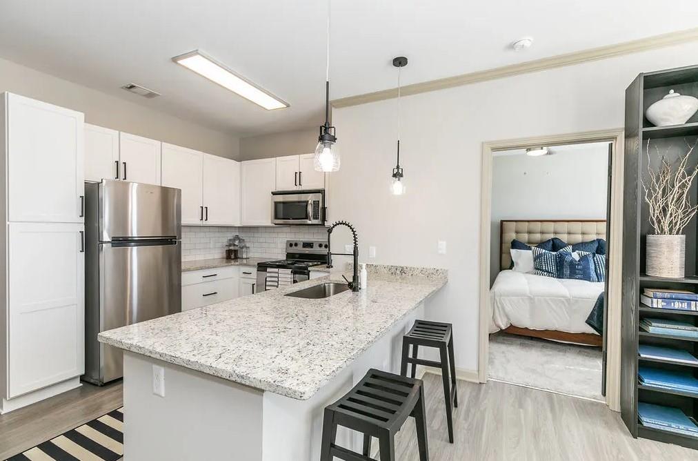 1000 Ashwood Parkways 1415