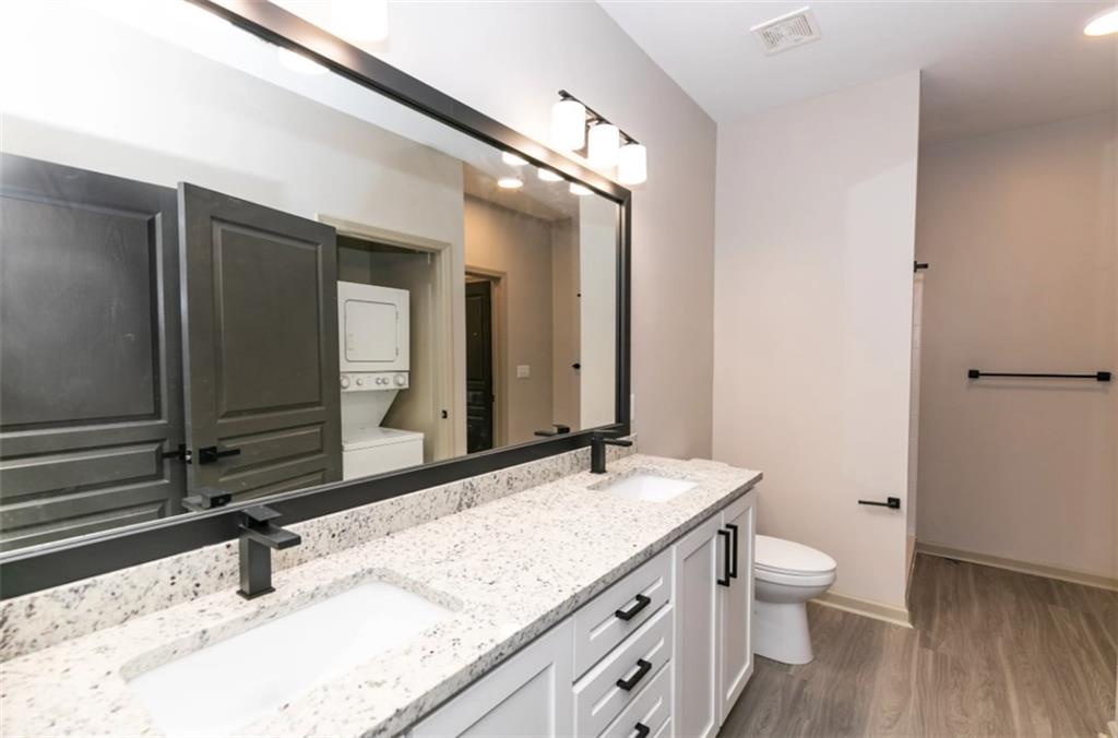 1000 Ashwood Parkways 1415