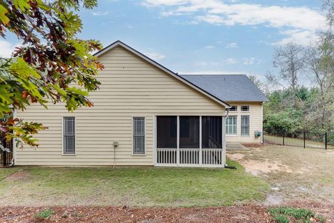 A home in Hoschton