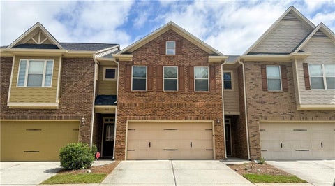 Townhouse For Sale - 281 Oakland Hills Way<br/> Gwinnett County, Lawrenceville, GA 30044
