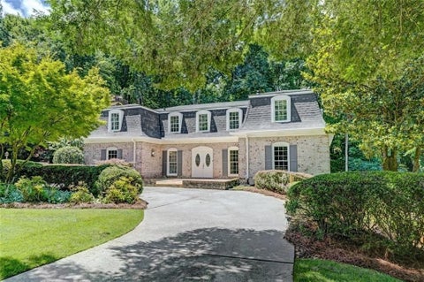 Homes For Sale - 8180 Tynecastle Drive<br/> Sandy Springs, GA 30350