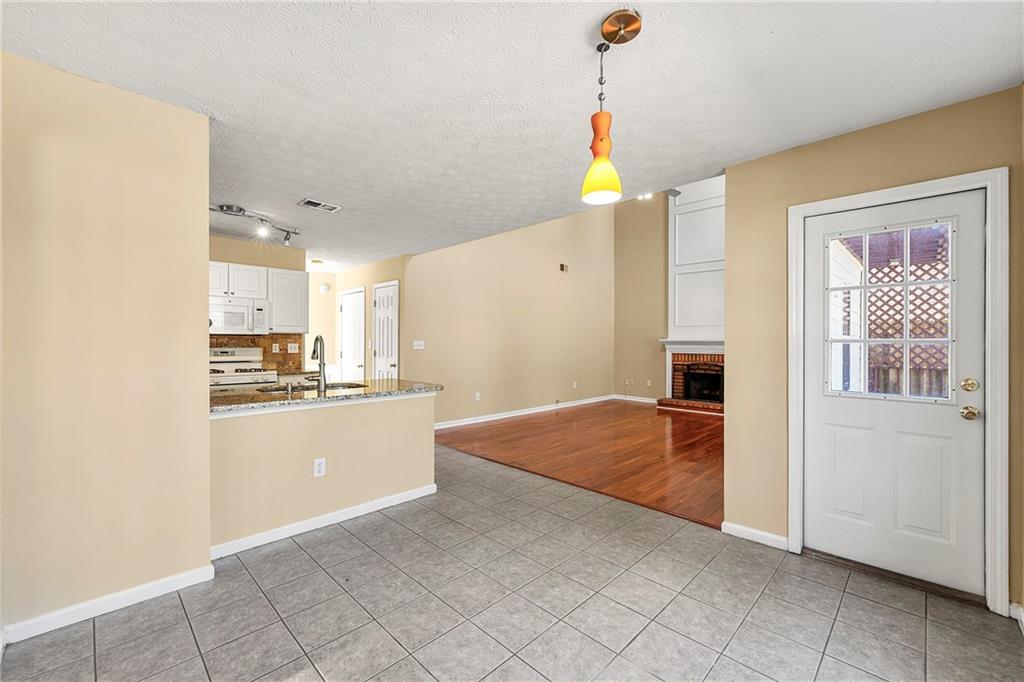 13060 Crabapple Lake Drive, Roswell, Georgia image 17