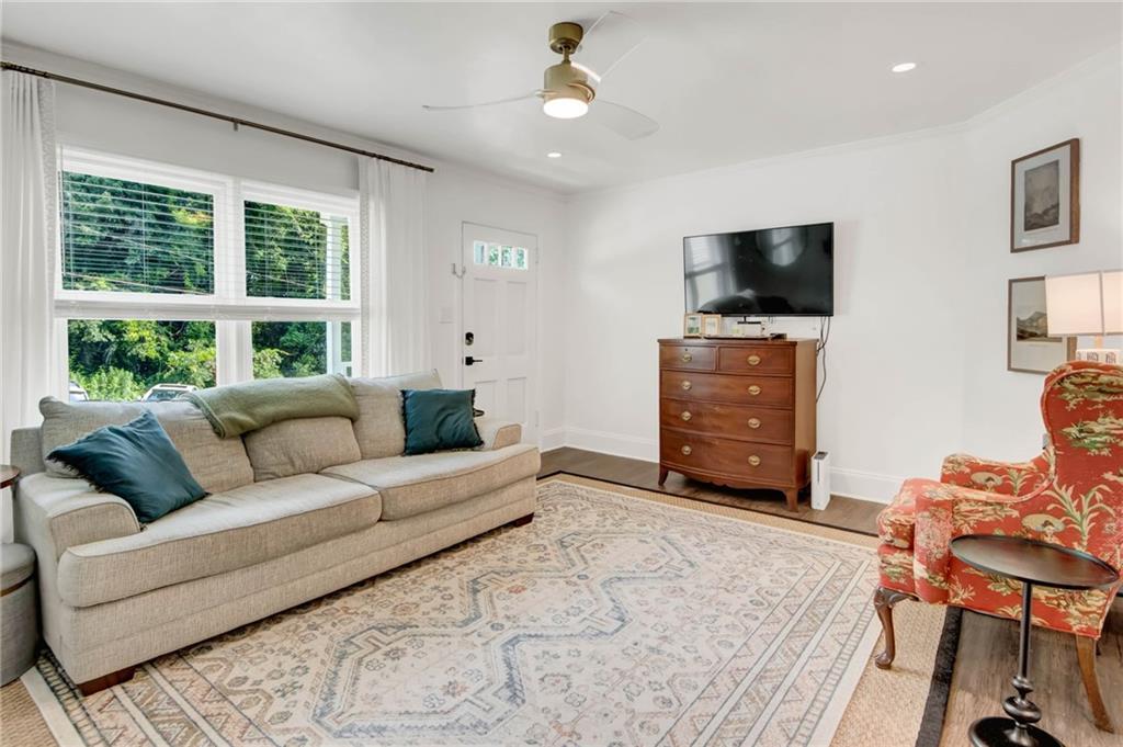 3465 Woodlawn Circle