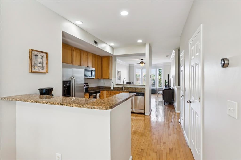 951 Glenwood Avenue SE 1709