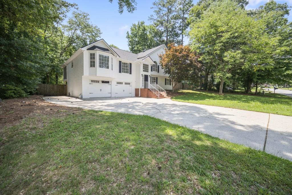 990 Trestle Drive