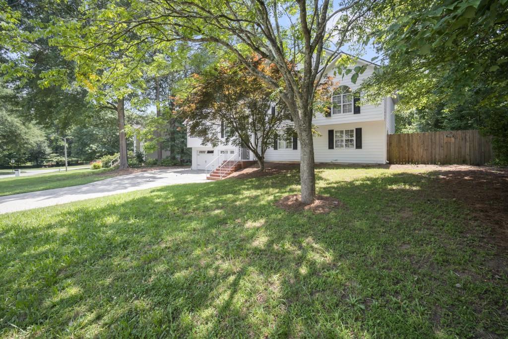 990 Trestle Drive