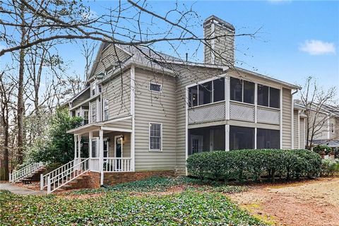 Photo of 1405 Oakridge Circle, Decatur, GA 30033 (MLS # 7715745)