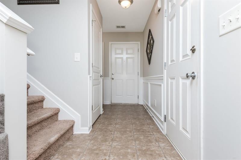 442 COLONIAL Walk