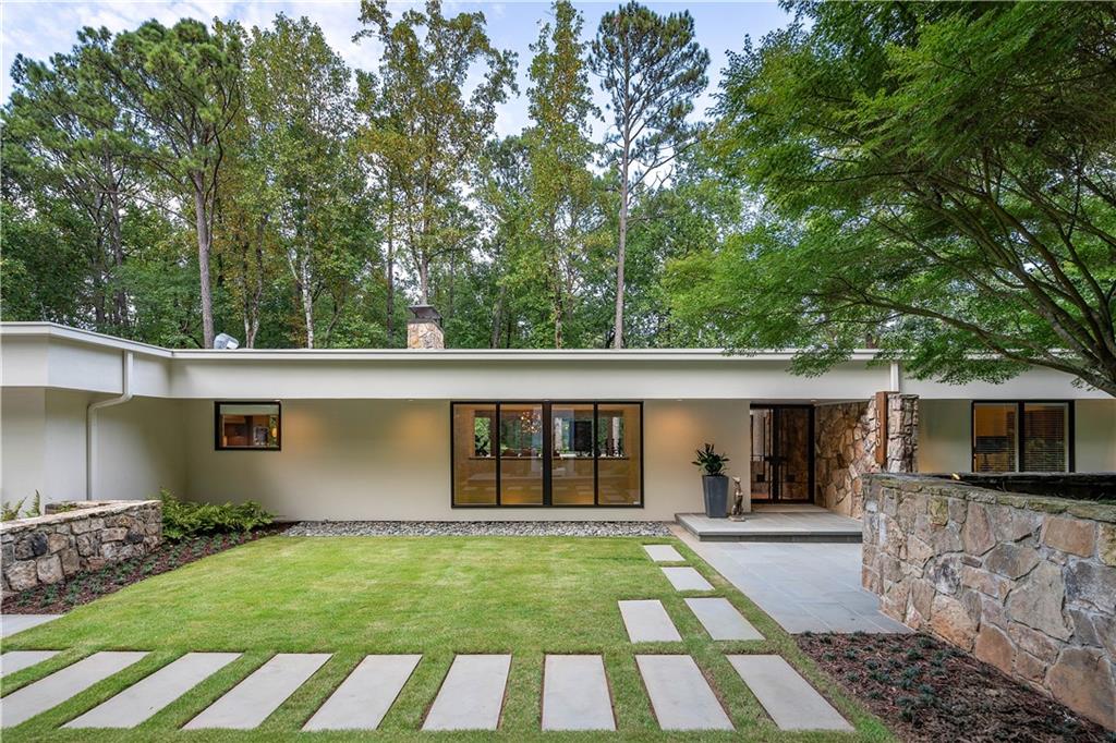 1640 Winterthur Close NW