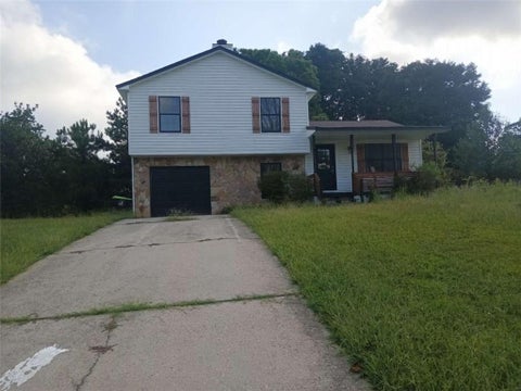 Homes For Sale - 10386 Wisteria Lane<br/> Jonesboro, GA 30238