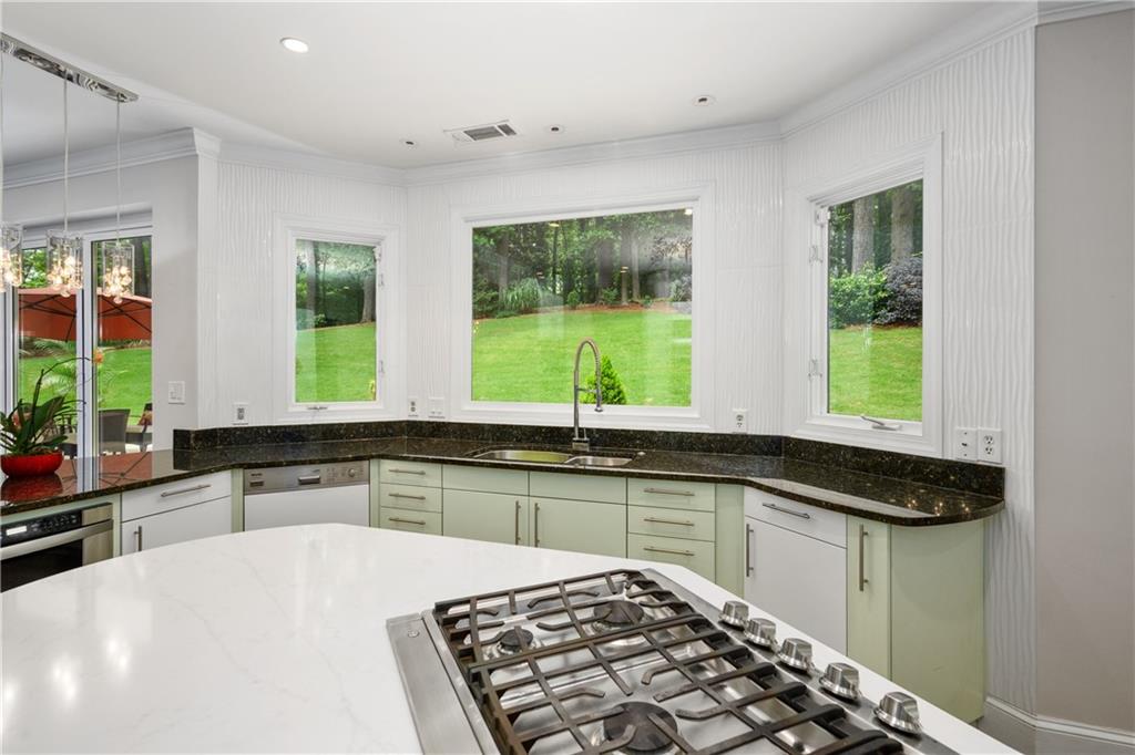 1165 E Beechwood Drive, Atlanta, Georgia image 12