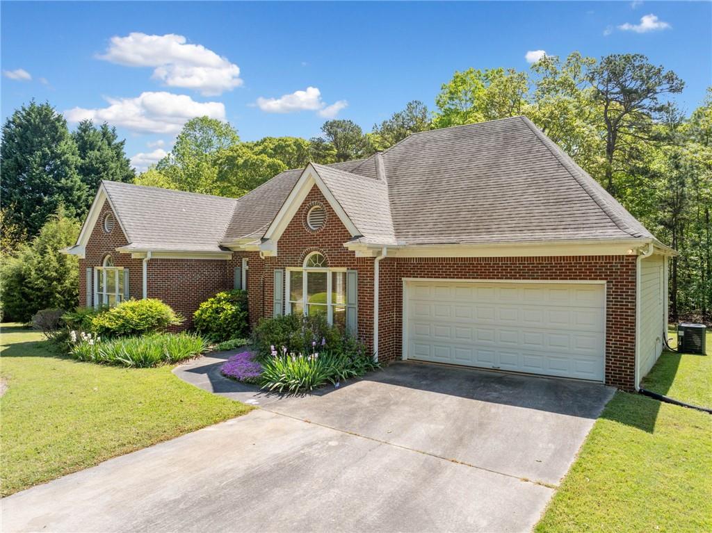 618 Huntington Trace, Winder, Georgia image 2