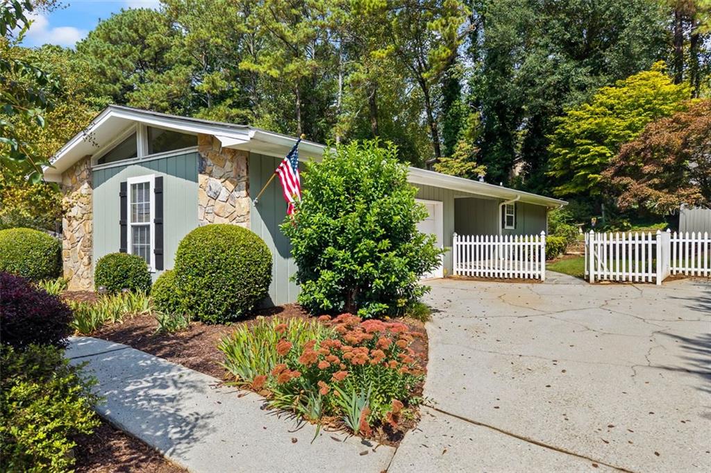 4110 OAK CREST Drive