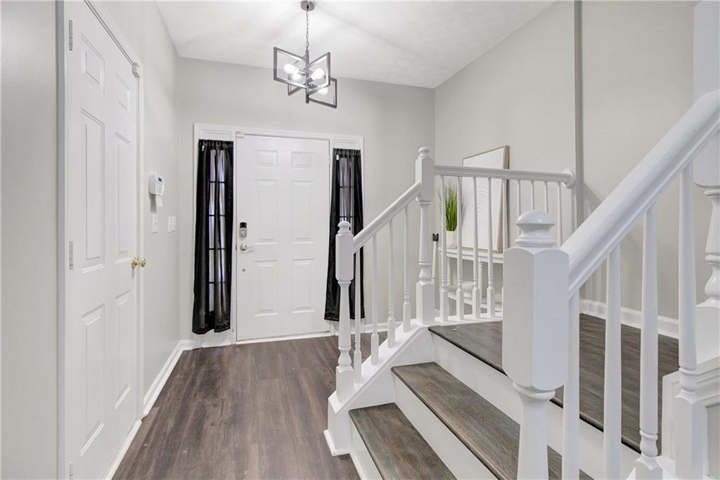 537 Lantern Woods