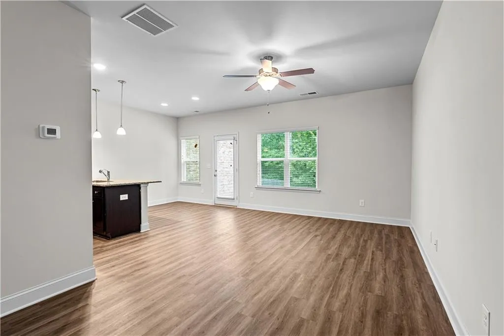 Covington, Georgia 30014, United States, 3 Bedrooms Bedrooms, ,3 BathroomsBathrooms,Residential,Active,196666