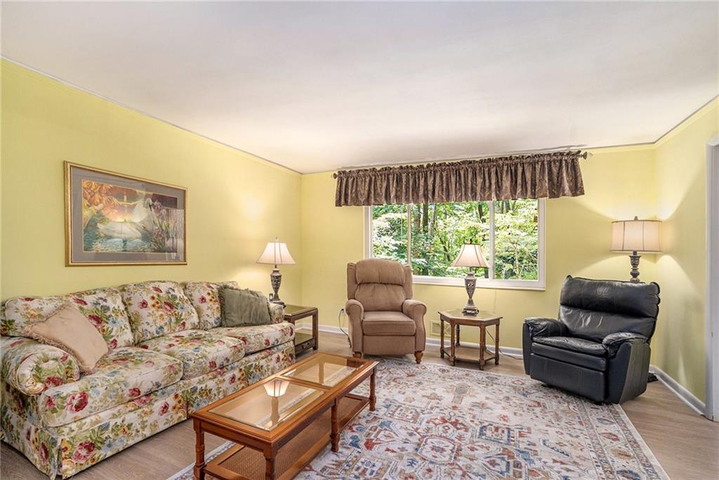 Photo 9 of 42 of 4807 Kenilworth Drive house