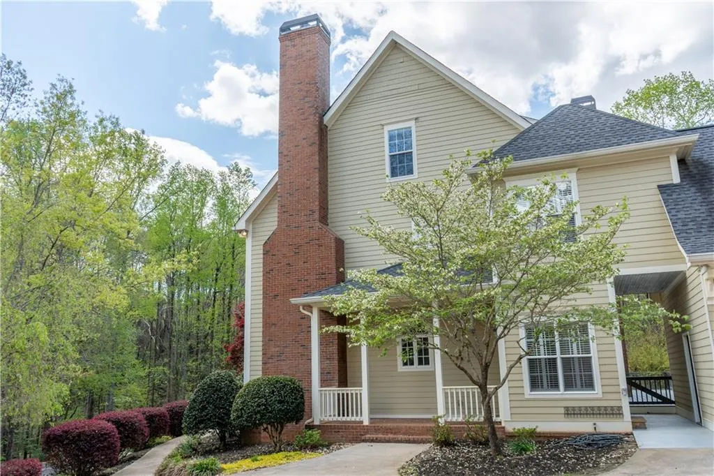 Clarkesville, Georgia 30523, United States, 5 Bedrooms Bedrooms, ,5 BathroomsBathrooms,Residential,Active,112479