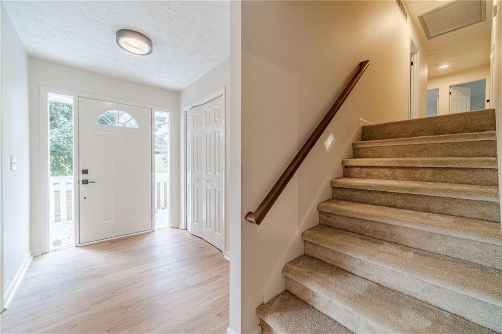 522 Foxmoor Drive SW
