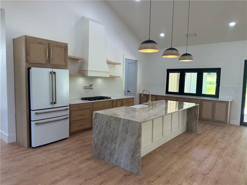 2594 Cascade Road SW