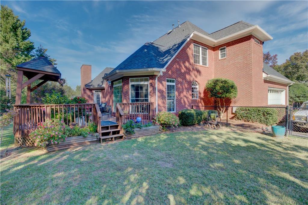 10 S Ivy Ridge Rd SE