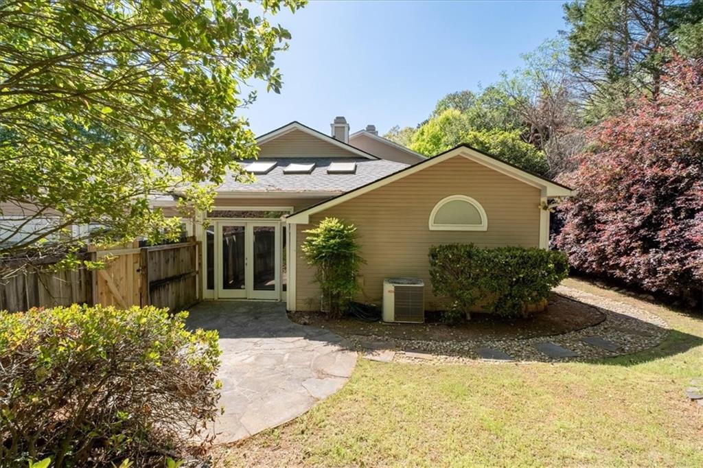 2934 Crosswycke Forest Drive, Atlanta, Georgia image 21