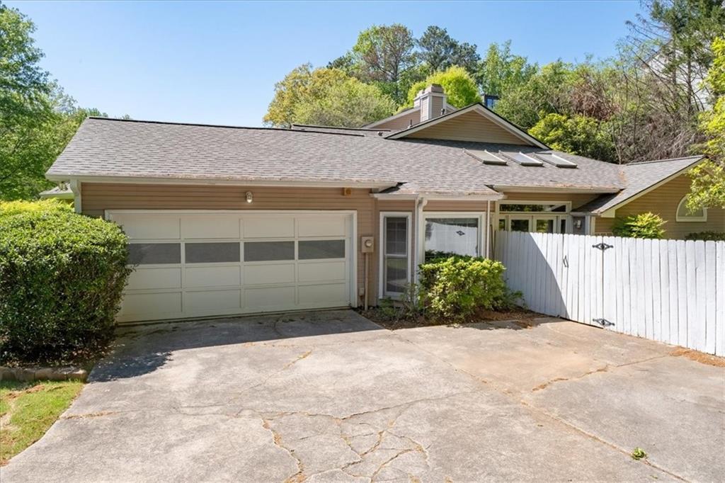 2934 Crosswycke Forest Drive, Atlanta, Georgia image 2