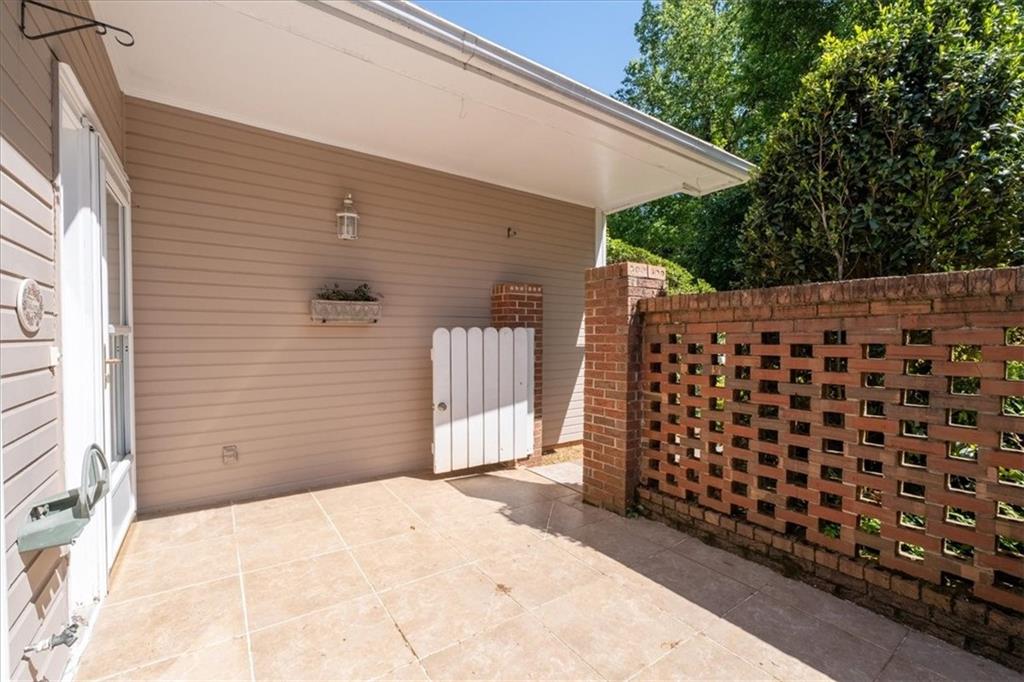 2934 Crosswycke Forest Drive, Atlanta, Georgia image 4