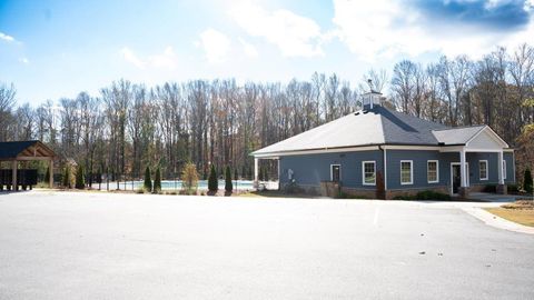 A home in Dawsonville