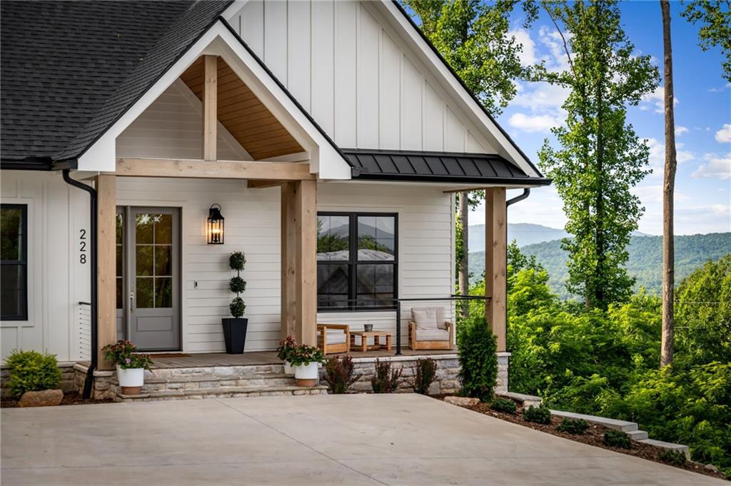 228 Winding Ridge