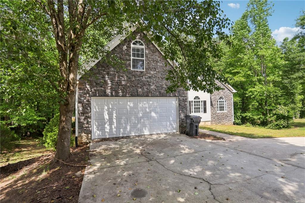 1945 Grayson Oaks Court
