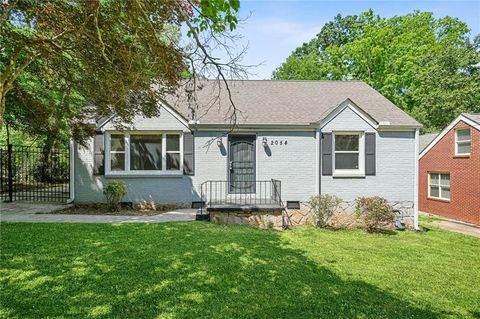 Photo of 2054 Cogar Drive, Decatur, GA 30032 (MLS # 7754791)