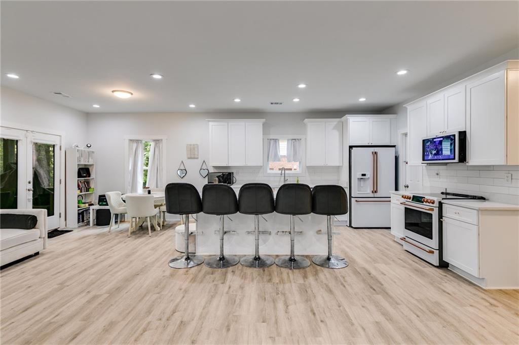 3350 Villa Lane