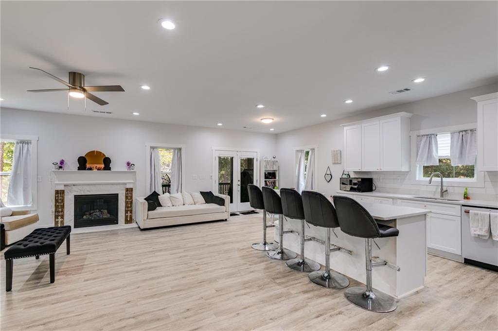 3350 Villa Lane