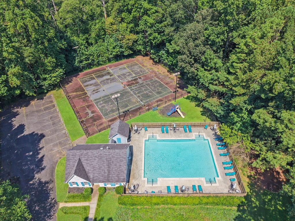 2548 Zachary Woods Drive Northwest