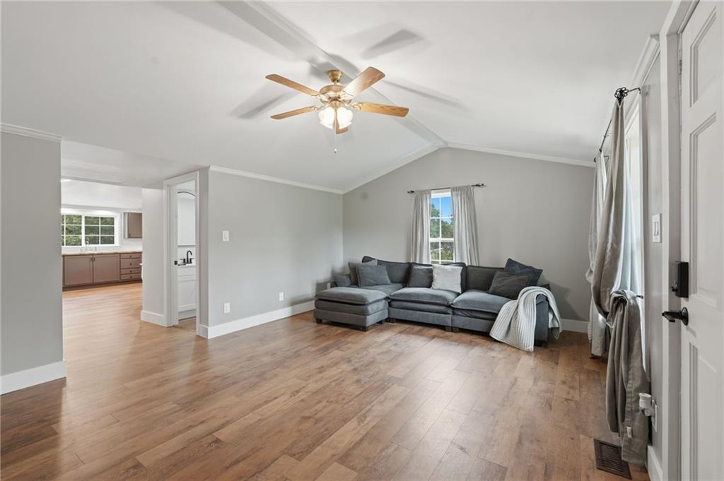 1563 Davenport Road